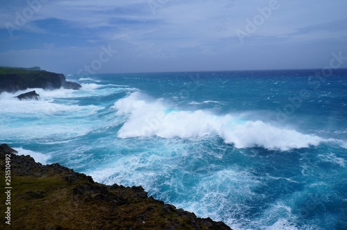 宮古島・台風のムイガー断崖