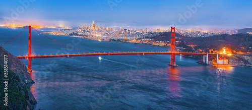Fototapeta Naklejka Na Ścianę i Meble -  Panorama of the Gold Gate Bridge and San Francisco city at night, California.ставрпо