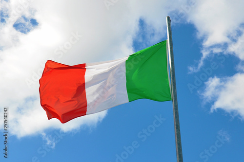 flag, italian, italy, sky, blue, europe, wind, white, national, color, red, green, background, italia, object, day, pole, banner, rome, european, nation, isolated