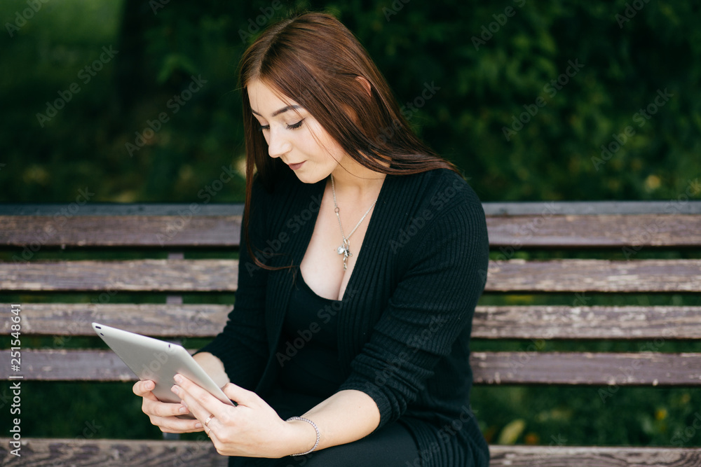 Obraz premium Woman using smart phone mobile