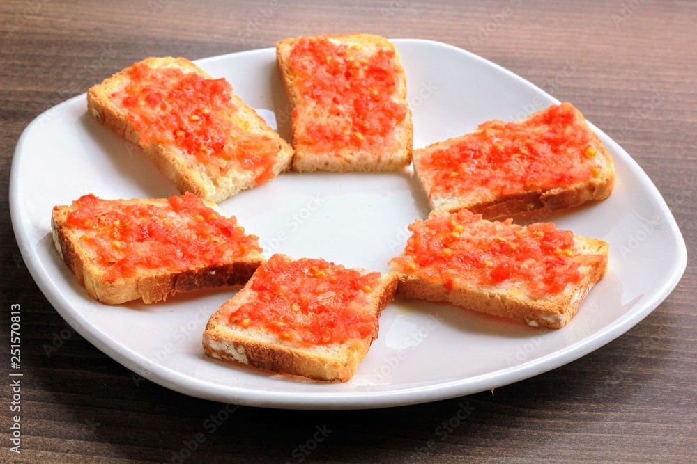 Tosta Pan tomate tumaca y aceite Tosta Pan tomate tumaca y aceite
