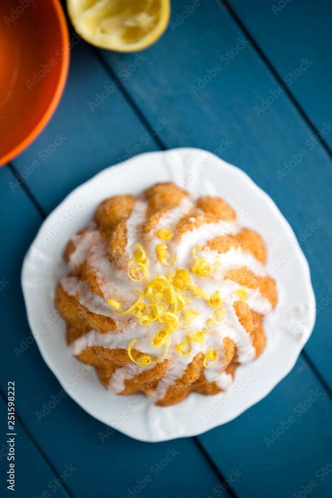 vegan lemon drizzle cake