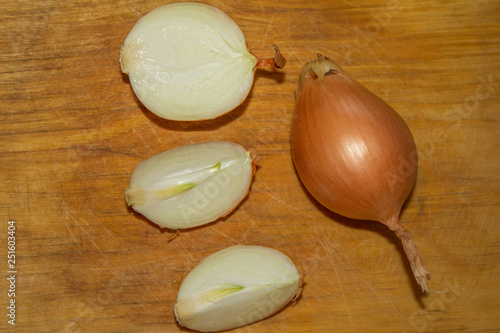 Natural onions and garlic without GME