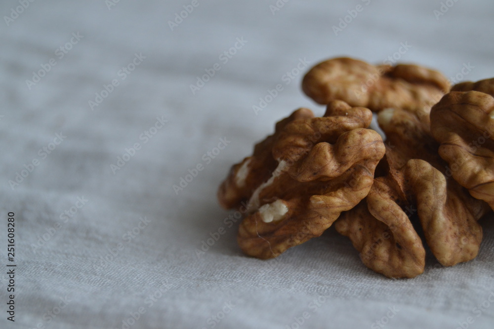 Fototapeta premium walnuts on a white background