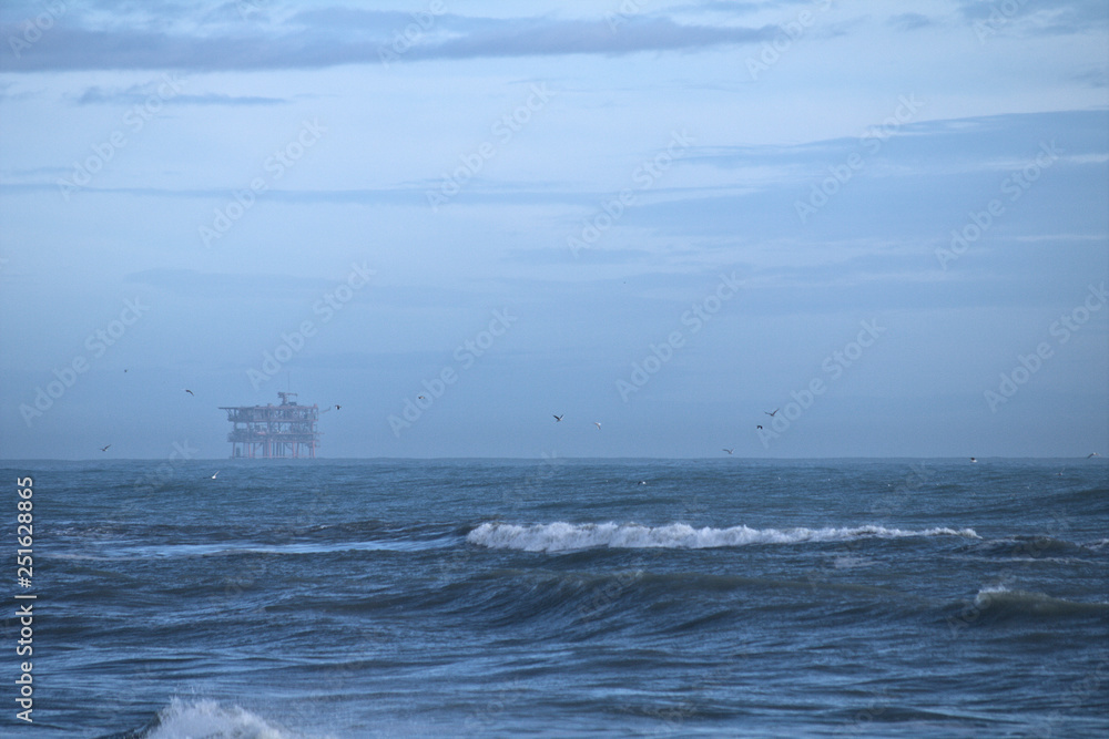 sea and sky,oil plant,water,horizon,seascape,wave,