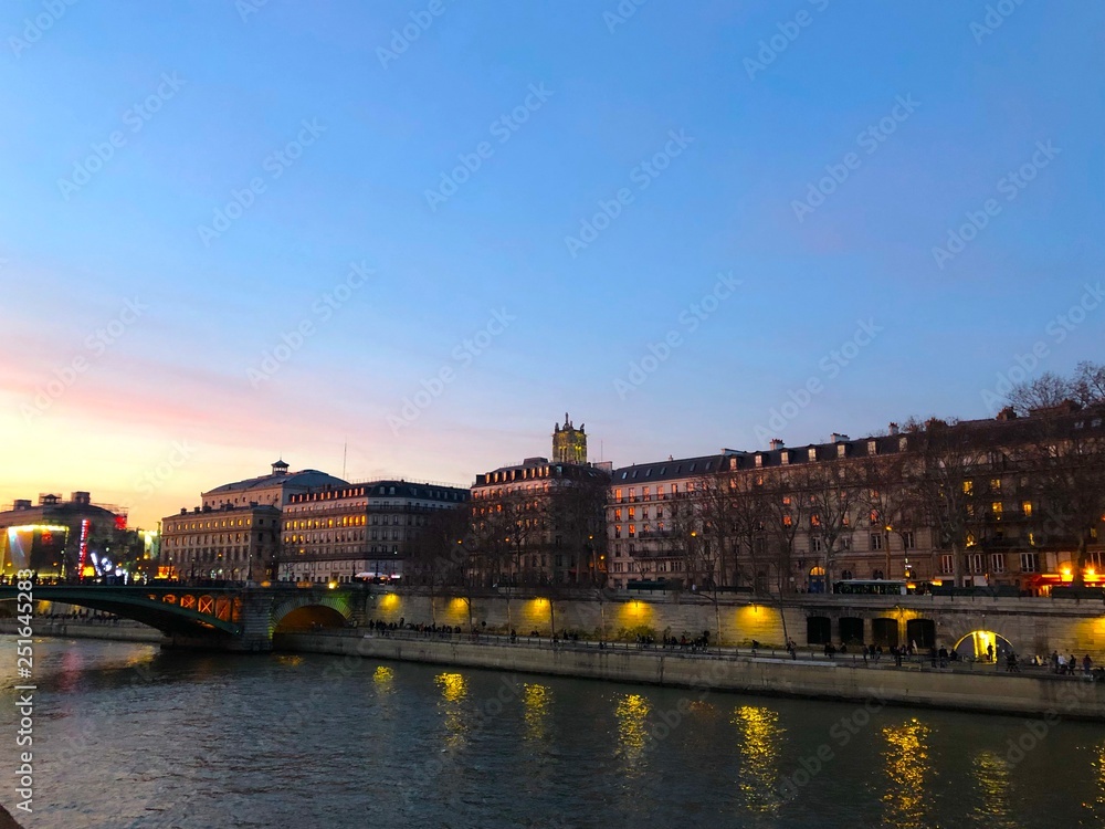 La Senna al tramonto, Parigi, Francia