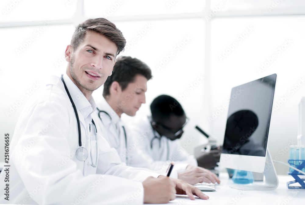 doctor write the results in the laboratory journal. doctor write the results in the laboratory journal.