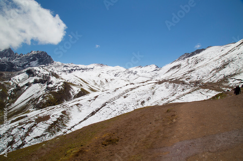 trash,panoramic view,Vinicunca, Seven Colors Mountain,Seven Colors Mountain,Trekking,Cusco, Perú. © @Nailotl