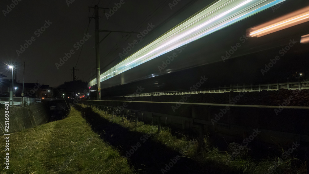 Naklejka premium 通過する列車