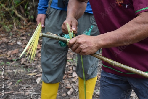 Vászonkép Man making a homemade hook