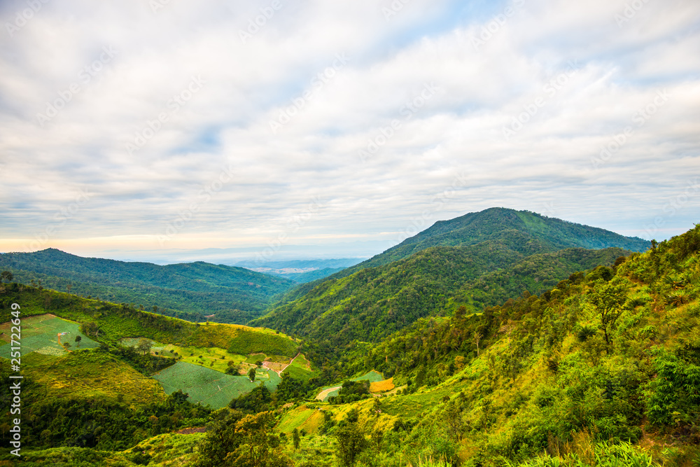 Fototapeta premium Cloud-covered mountains 2