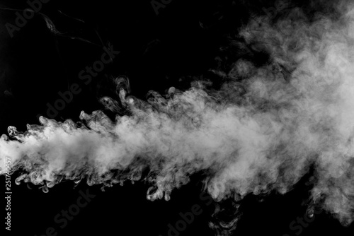Rauch auf schwarzem Hintergrund - smoke on black background 01