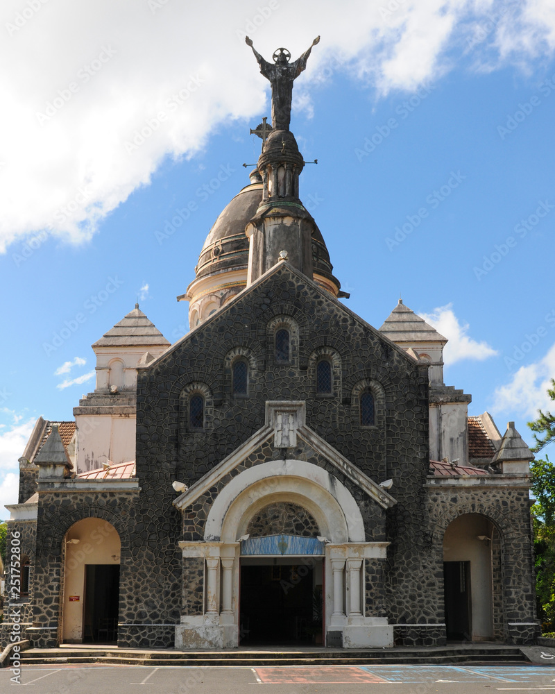 Sacré Coeur de Balata Fort de France à la Martinique vue de la façade extérieure