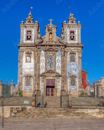 Obraz na płótnie The Church of Saint Ildefonso (Igreja de Santo Ildefonso) with the traditional ceramics tile azulejos, Porto, Portugal w salonie