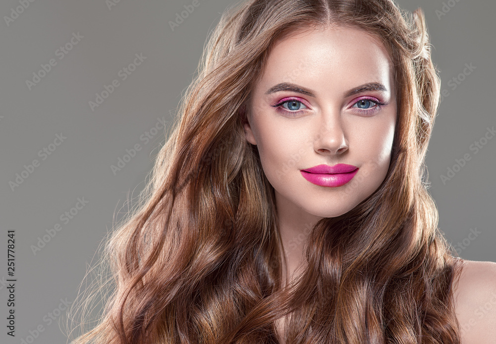 © Utkamandarinka - Beautiful hair woman long brunette hairsstyle healthy skin © Utkamandarinka - Beautiful hair woman long brunette hairsstyle healthy skin