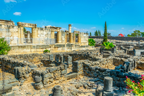Obraz na płótnie Ruins of an ancient synagogue in Capernaum, Isarel