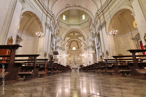Cagliari  navata centrale della Chiesa di Sant Anna