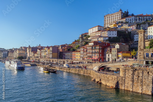 Obraz na płótnie Old town Porto on the Douro River, Portugal w salonie