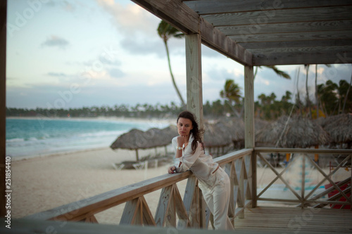 Dreamy girl pose on tropical beach © vvaragic