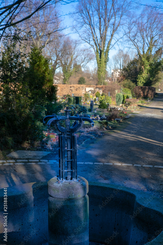 Alter  Brunnen Wasserstelle