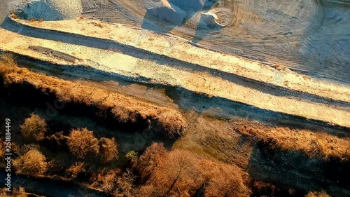 incredibile vista fabbrica su lago