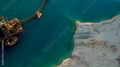volo sulla cava lago