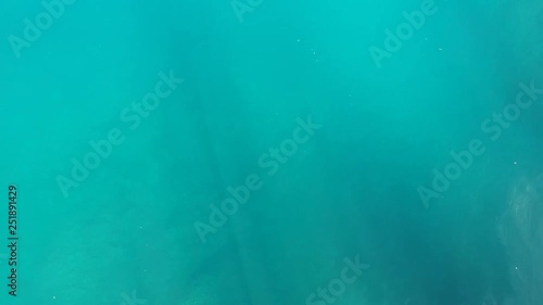 salita drone su lago