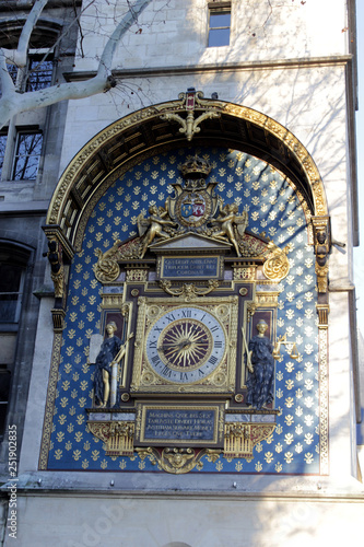 Paris - Tour de l'Horloge du Palais de la Cité