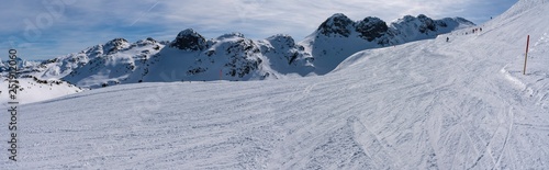 Aussicht von Waidring Steinplatte Winter Panorama mit Skipiste