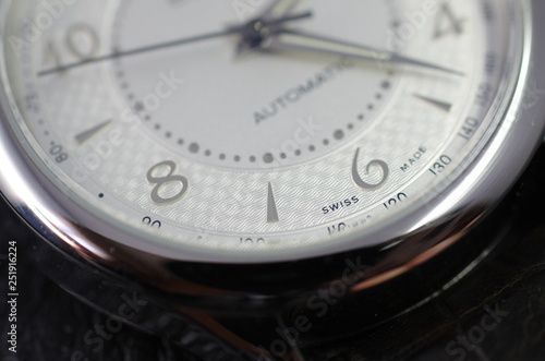 機械式自動巻き腕時計