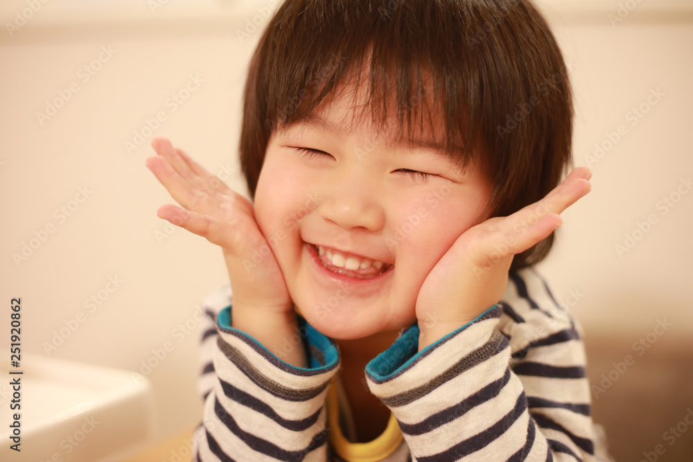 笑顔の男の子 笑顔の男の子