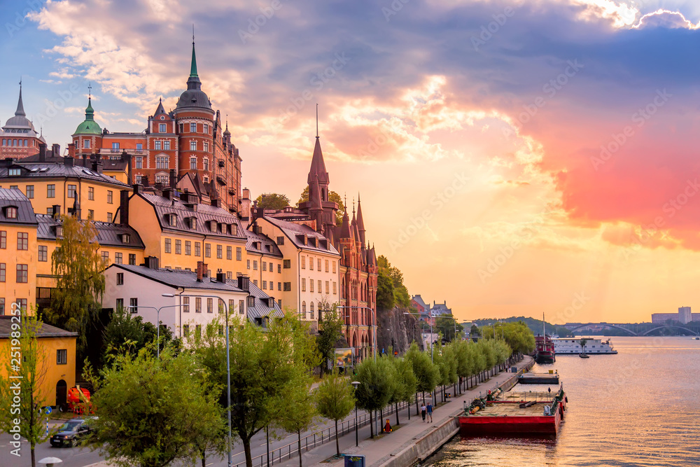 Stockholm, Sweden. Scenic summer sunset view with colorful sky of the Old Town architecture in Sodermalm district. - obrazy, fototapety, plakaty 