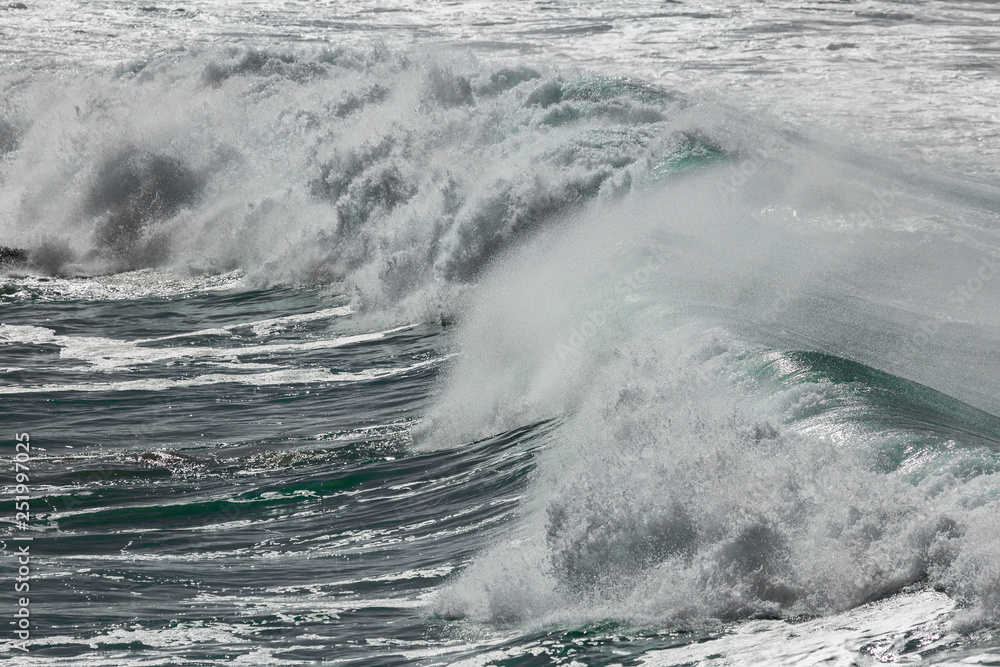 Obraz premium Rolling Waves, Cornwall, UK