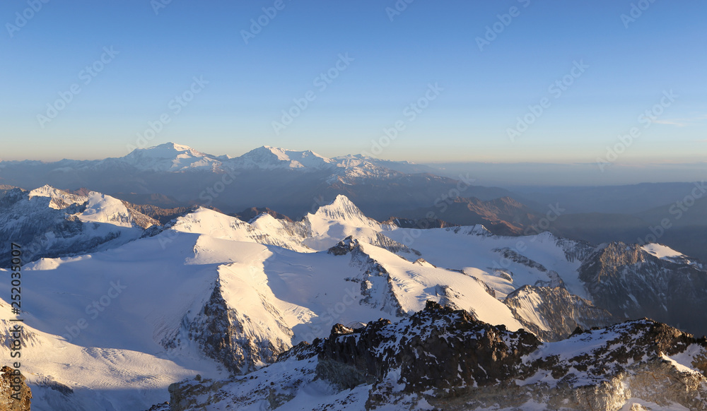 Fototapeta premium Sunrise in mountains
