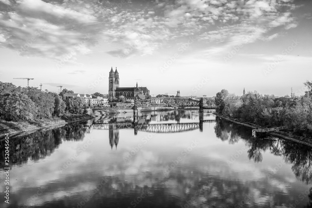 Fototapeta premium Magdeburg an der Elbe