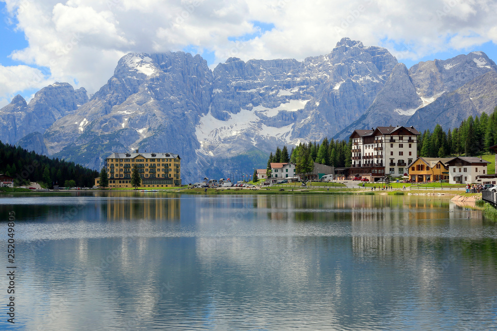 Misurinasee mit Sorapiss-Gruppe, Belluno, Dolomiten, Italien, Europa