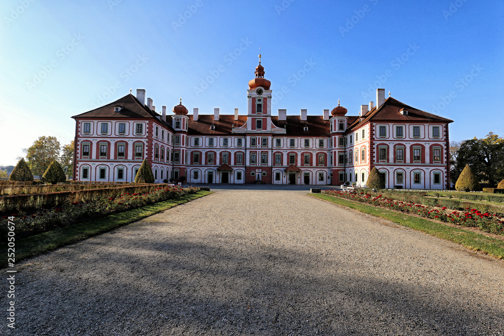 Castle Mnichovo-Hradiste with large park