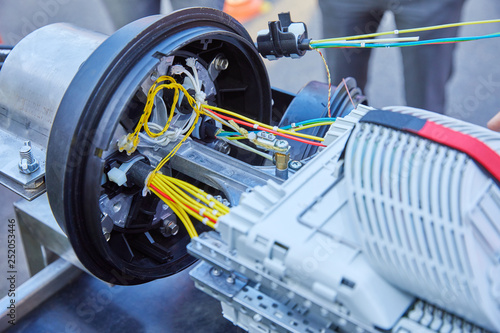 Wallpaper Mural Verlegung und Anschluss eines Glasfaser  Kabels Torontodigital.ca