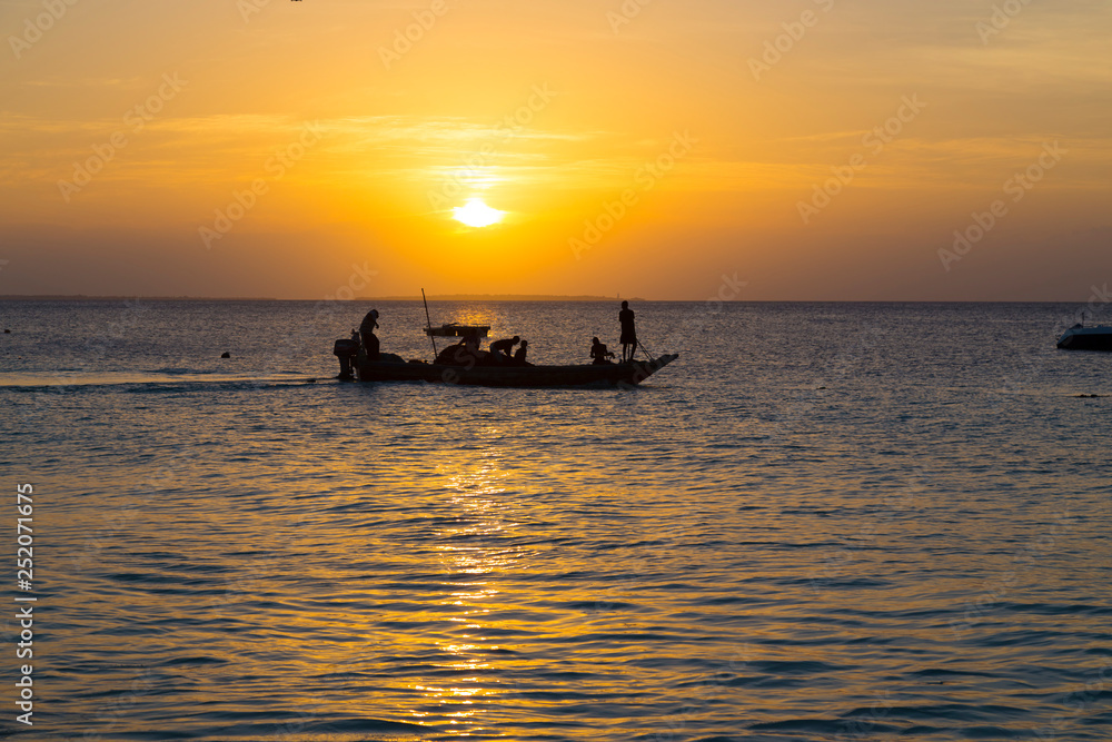 Seascape: golden sunset on the ocean Seascape: golden sunset on the ocean