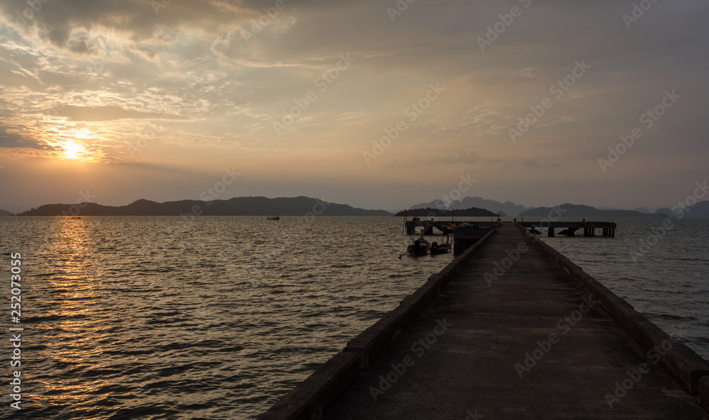 Obraz premium Kho Yao Ta Ton Do Pier in Koh Yao Noi, Thailand
