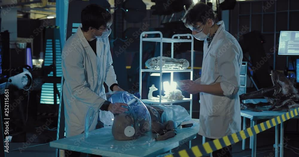 Doctors spend experience on an alien on a spaceship. Humanoid is ...