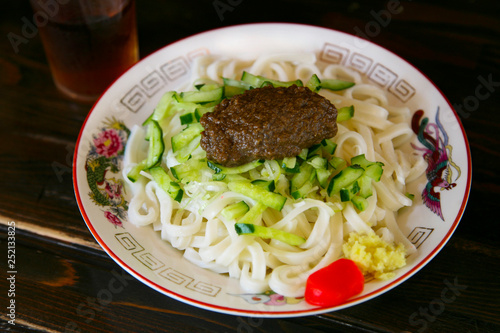 じゃじゃ麺