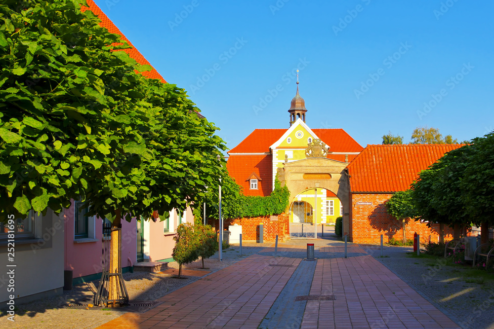 Barth Kloster, Stadt am Bodden in Deutschland - Barth monastery, an old town on the Bodden
