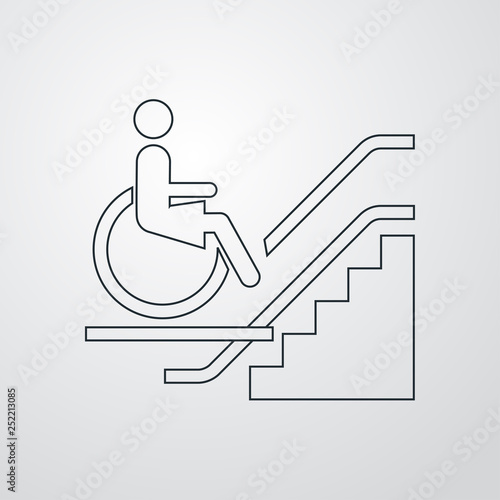 Icono plano lineal elevador mujer en silla de ruedas en fondo gris