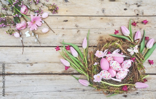 Ostern - Nest mit Eiern auf...