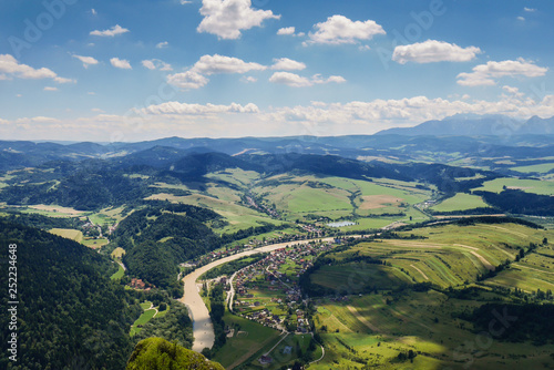 Krajobraz gór Polskich Pieniny widok na Dunajec z Trzech Koron
