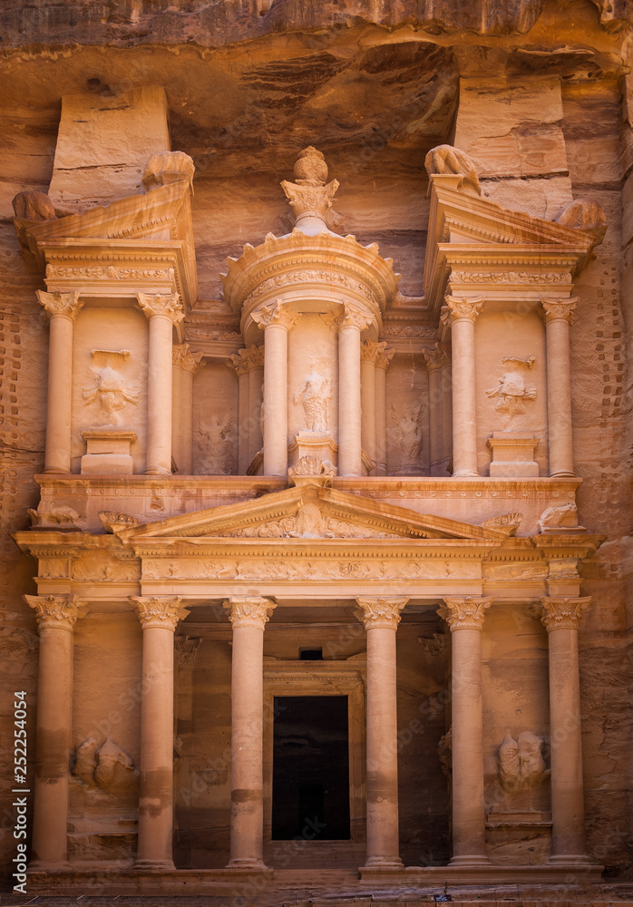 Al Khazneh (El Khasneh al Farou), The Treasury of Petra, Jordan, Middle East