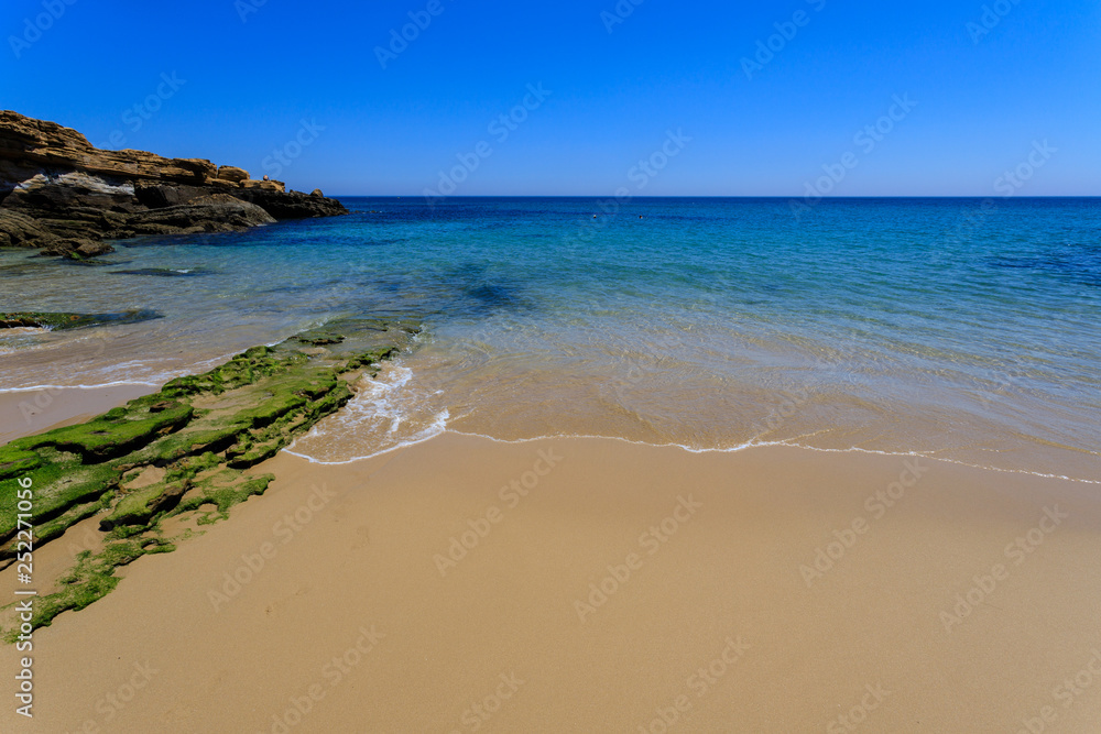 spiaggia di Luz, in Algarve (Portogallo) spiaggia di Luz, in Algarve (Portogallo)