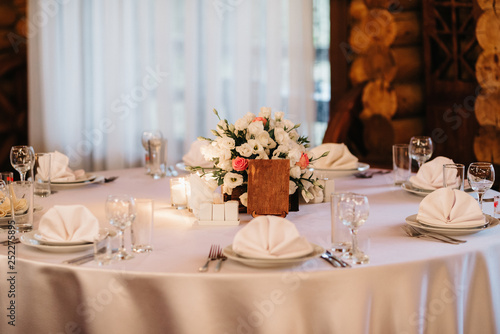 Banquet hall for weddings with decorative elements