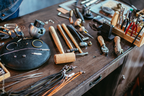 Quadro em tela desk with a collection of jewelry tools for complete specific jewelry projects